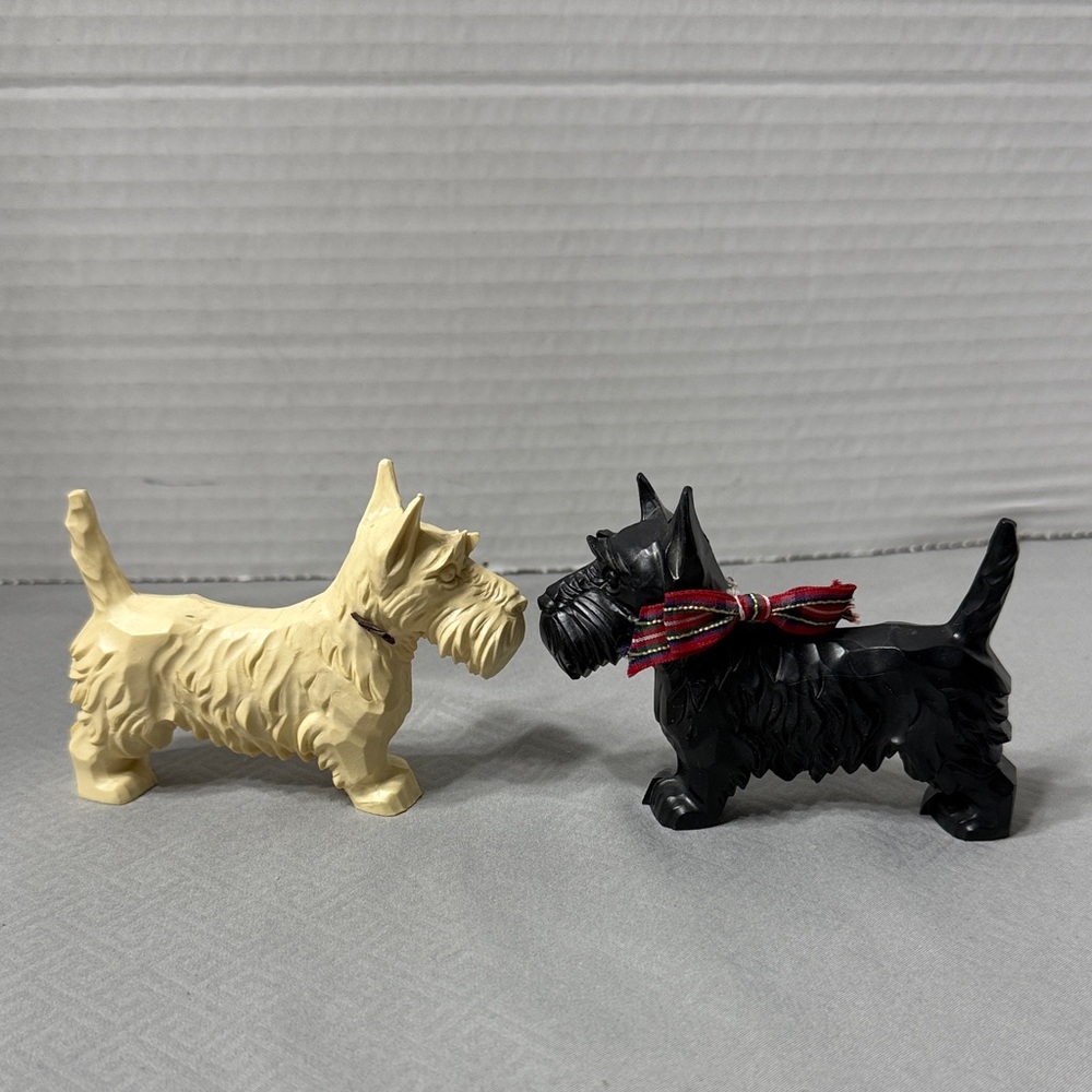 Black and White Figurines of Scottish Whisky Mascot Scottie Dogs Lot of 2 Vtg